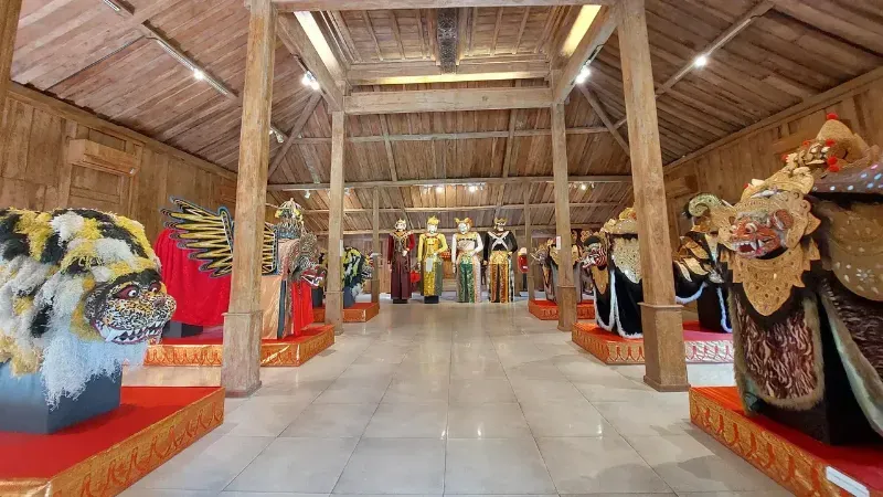 Museum Rumah Topeng dan Wayang Setia Dharma
