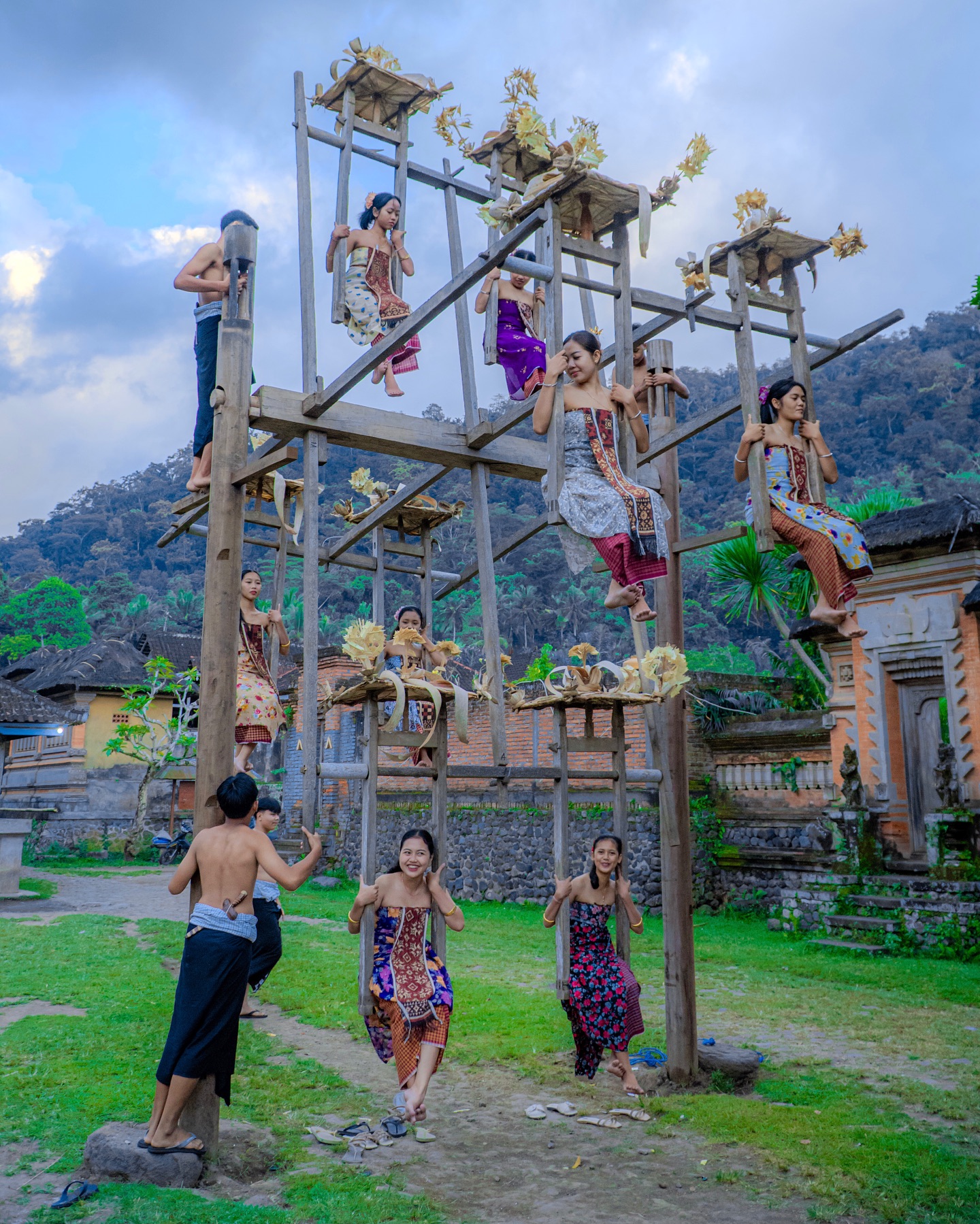 Ayunan Jantra - Usaba Sambah di Desa Tengenan Pegringsingan,Karangasem,Bali