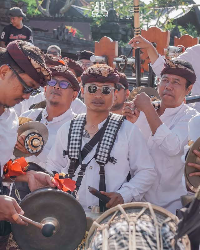 SEMANGAT PENABUH DI DESA KAPAL
