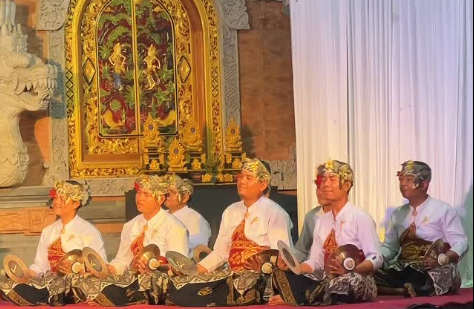 LOMBA BALEGANJUR BEBARONGAN SE-BALI
No Undi 05