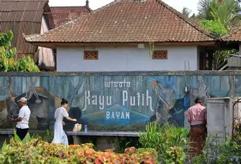 Objek Wisata Kayu Putih Marga