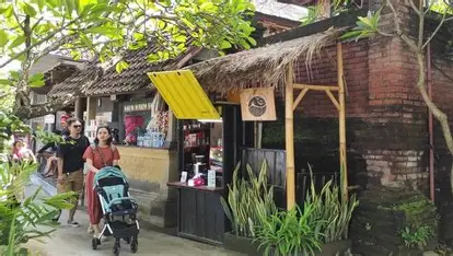 Ngopi Pantai Bangsal Sanur