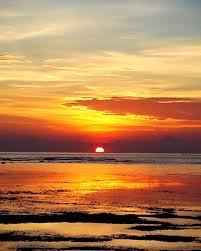 Suasana syahdu pagi hari di Pantai Segara Ayu Sanur